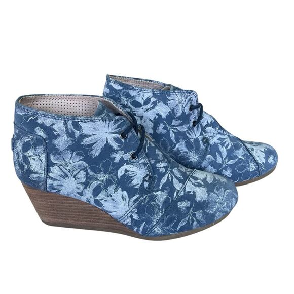 Toms Floral Lace-Up Wedge Heel Ankle Boot Blue and White Size 7.5 Medium - Picture 2 of 6